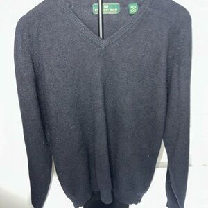 Black V-Neck 2 Ply Cashmere Sweater by Embassy Row